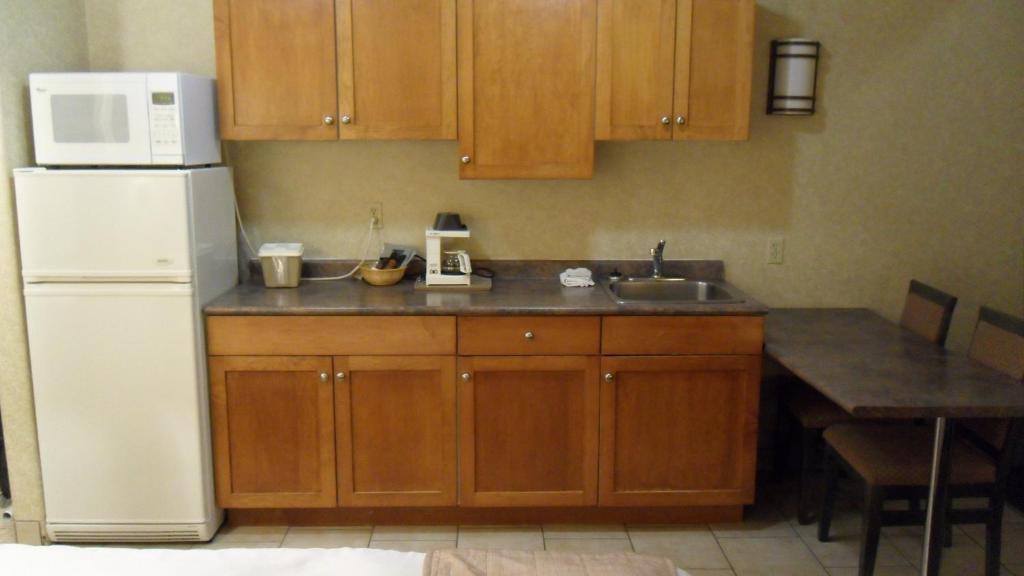 Lakeview Inns & Suites - Hinton Habitación foto